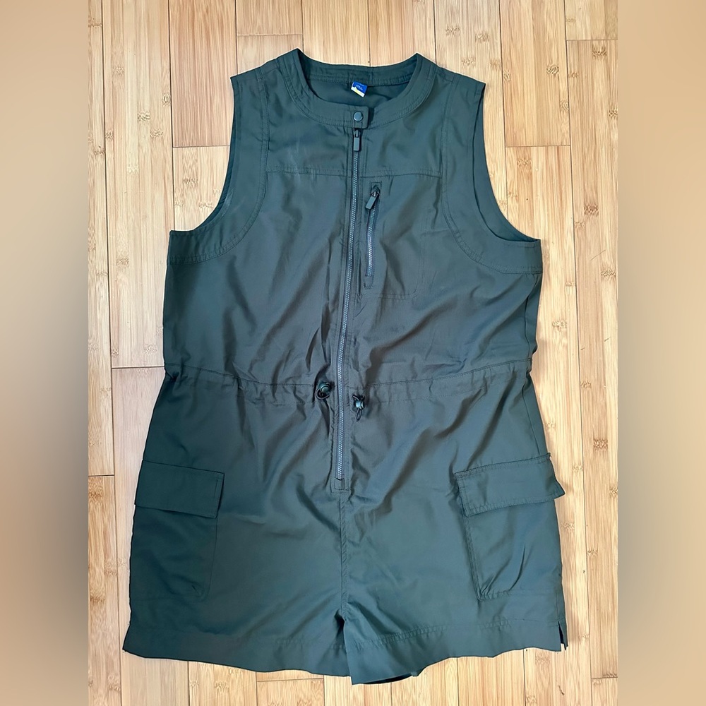 Old Navy Active zip front sleeveless romper size L